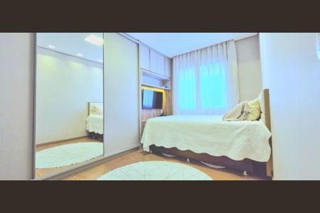 Casa de condomínio à venda com 265m², 5 quartos e 4 vagas Casa de condomínio à venda com 265m², 5 quartos e 4 vagasQuarto 3