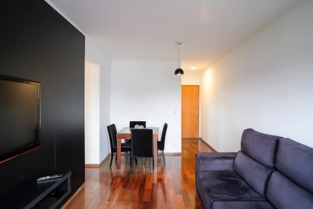 Apartamento à venda com 77m², 2 quartos e 1 vagaSala