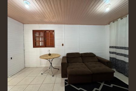 Casa à venda com 140m², 3 quartos e 2 vagas Casa à venda com 140m², 3 quartos e 2 vagasSala