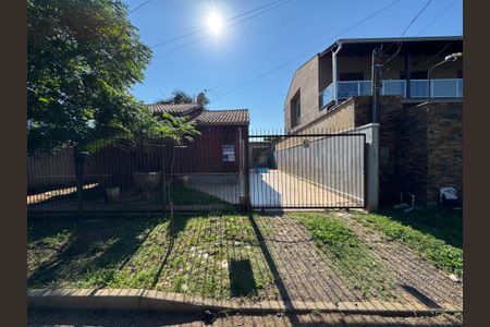 Casa à venda com 140m², 3 quartos e 2 vagas Casa à venda com 140m², 3 quartos e 2 vagasFachada