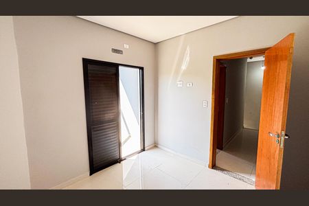 Casa à venda com 106m², 3 quartos e 3 vagas Casa à venda com 106m², 3 quartos e 3 vagasQuarto 2