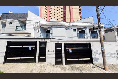 Casa à venda com 106m², 3 quartos e 3 vagas Casa à venda com 106m², 3 quartos e 3 vagasFachada