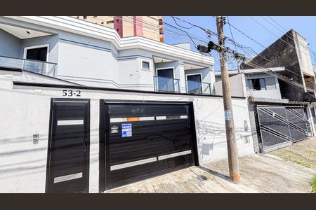 Casa à venda com 106m², 3 quartos e 3 vagas Casa à venda com 106m², 3 quartos e 3 vagasFachada