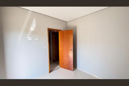 Casa à venda com 106m², 3 quartos e 3 vagas Casa à venda com 106m², 3 quartos e 3 vagasQuarto 2