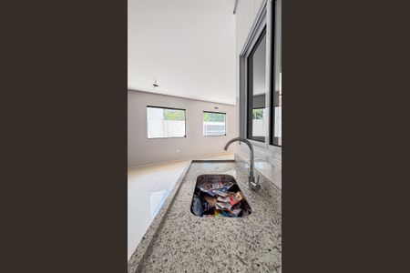 Casa à venda com 106m², 3 quartos e 3 vagas Casa à venda com 106m², 3 quartos e 3 vagasCozinha