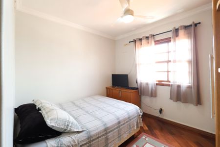 Casa à venda com 326m², 4 quartos e 8 vagas Casa à venda com 326m², 4 quartos e 8 vagasQuarto 2