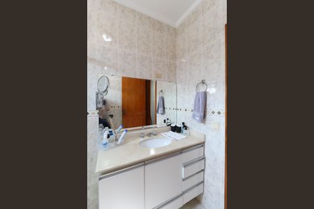 Casa à venda com 326m², 4 quartos e 8 vagas Casa à venda com 326m², 4 quartos e 8 vagasBanheiro