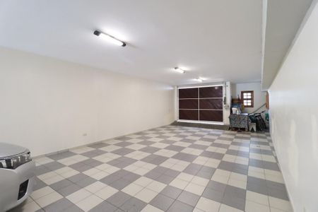 Casa à venda com 326m², 4 quartos e 8 vagas Casa à venda com 326m², 4 quartos e 8 vagasGaragem