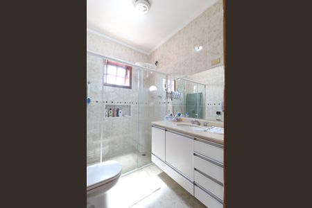 Casa à venda com 326m², 4 quartos e 8 vagas Casa à venda com 326m², 4 quartos e 8 vagasBanheiro