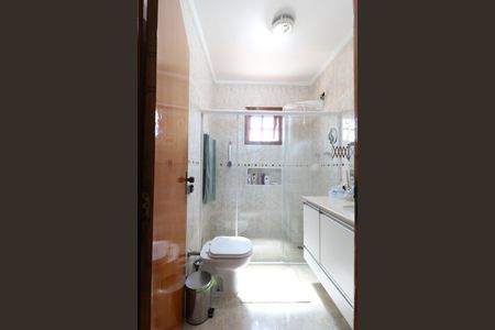 Casa à venda com 326m², 4 quartos e 8 vagas Casa à venda com 326m², 4 quartos e 8 vagasBanheiro