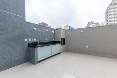 Apartamento à venda com 215m², 2 quartos e 3 vagas Apartamento à venda com 215m², 2 quartos e 3 vagasTerraço