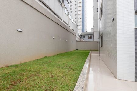 Apartamento à venda com 215m², 2 quartos e 3 vagas Apartamento à venda com 215m², 2 quartos e 3 vagasTerraço
