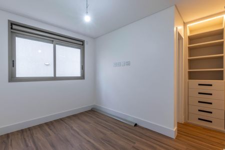 Apartamento à venda com 215m², 2 quartos e 3 vagas Apartamento à venda com 215m², 2 quartos e 3 vagasSuíte 1