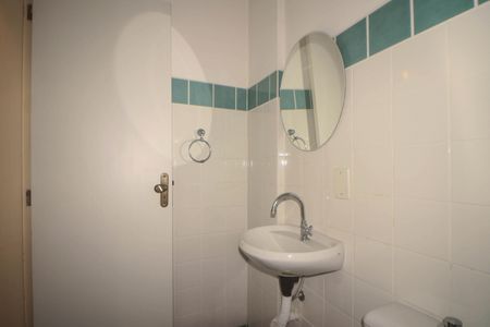 Casa de condomínio à venda com 68m², 2 quartos e 1 vaga Casa de condomínio à venda com 68m², 2 quartos e 1 vagaBanheiro