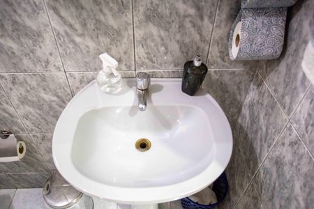 Casa à venda com 272m², 7 quartos e 2 vagasBanheiro Casa 1