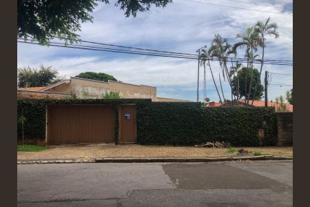 Casa à venda com 210m², 3 quartos e 8 vagas Casa à venda com 210m², 3 quartos e 8 vagasFACHADA