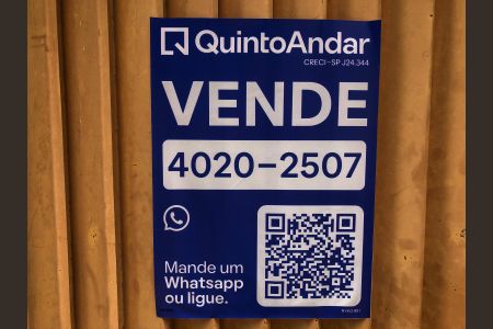 Casa à venda com 210m², 3 quartos e 8 vagas Casa à venda com 210m², 3 quartos e 8 vagasFACHADA