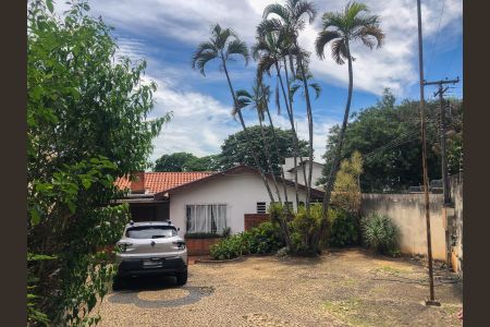 Casa à venda com 210m², 3 quartos e 8 vagas Casa à venda com 210m², 3 quartos e 8 vagasÁrea comum