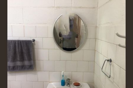 Casa à venda com 210m², 3 quartos e 8 vagas Casa à venda com 210m², 3 quartos e 8 vagasBanheiro