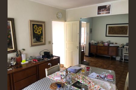 Casa à venda com 210m², 3 quartos e 8 vagas Casa à venda com 210m², 3 quartos e 8 vagasSala