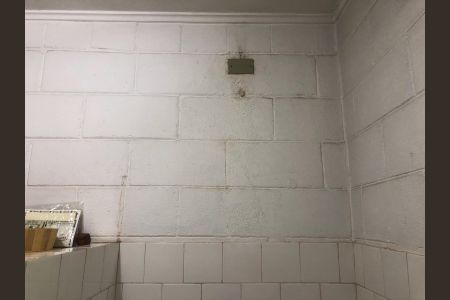 Casa à venda com 210m², 3 quartos e 8 vagas Casa à venda com 210m², 3 quartos e 8 vagasBanheiro