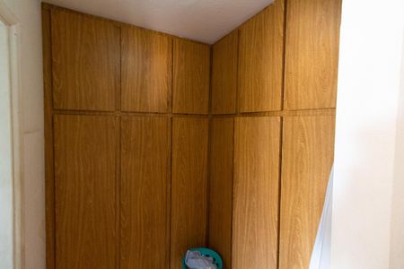 Casa à venda com 210m², 3 quartos e 8 vagas Casa à venda com 210m², 3 quartos e 8 vagasCloset