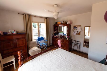 Casa à venda com 210m², 3 quartos e 8 vagas Casa à venda com 210m², 3 quartos e 8 vagasSuíte