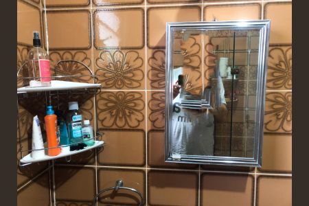 Casa à venda com 210m², 3 quartos e 8 vagas Casa à venda com 210m², 3 quartos e 8 vagasBanheiro