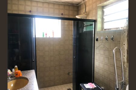 Casa à venda com 210m², 3 quartos e 8 vagas Casa à venda com 210m², 3 quartos e 8 vagasBanheiro da Suíte