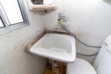 Casa à venda com 150m², 4 quartos e 3 vagas Casa à venda com 150m², 4 quartos e 3 vagasCasa 01 -  Área de Serviço