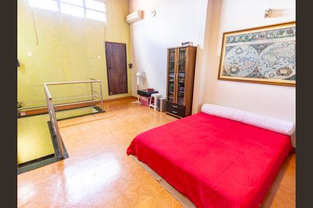 Casa à venda com 300m², 4 quartos e 3 vagas Casa à venda com 300m², 4 quartos e 3 vagasSuíte 2