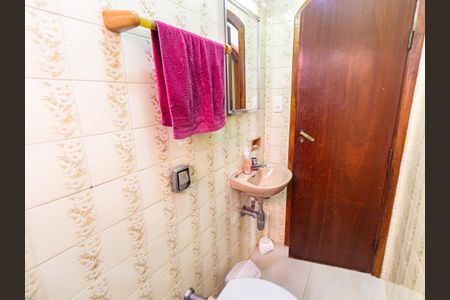 Casa à venda com 300m², 4 quartos e 3 vagas Casa à venda com 300m², 4 quartos e 3 vagasBanheiro