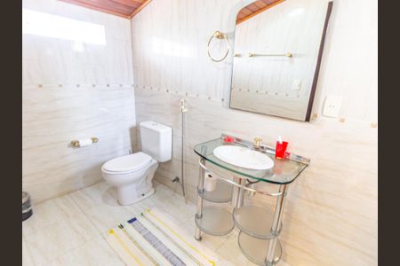 Casa à venda com 300m², 4 quartos e 3 vagas Casa à venda com 300m², 4 quartos e 3 vagasBanheiro da Suíte 2