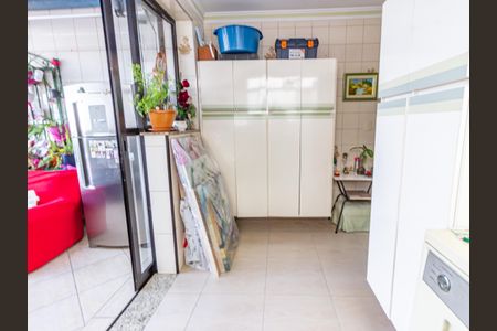 Casa à venda com 300m², 4 quartos e 3 vagas Casa à venda com 300m², 4 quartos e 3 vagasÁrea de Serviço