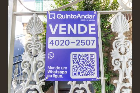 Casa à venda com 300m², 4 quartos e 3 vagas Casa à venda com 300m², 4 quartos e 3 vagasPlaquinha