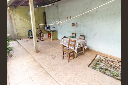 Casa à venda com 300m², 4 quartos e 3 vagas Casa à venda com 300m², 4 quartos e 3 vagasQuintal