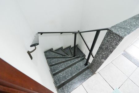 Casa à venda com 117m², 2 quartos e 3 vagasEscada