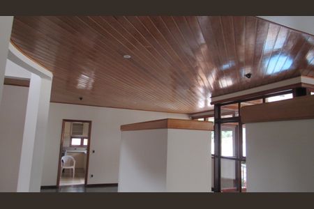 Casa à venda com 652m², 5 quartos e 5 vagasSala