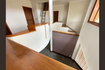 Casa à venda com 652m², 5 quartos e 5 vagasHall social