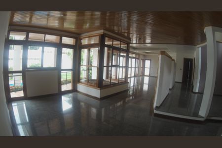Casa à venda com 652m², 5 quartos e 5 vagasSala