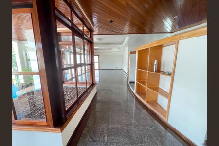 Casa à venda com 652m², 5 quartos e 5 vagasSala