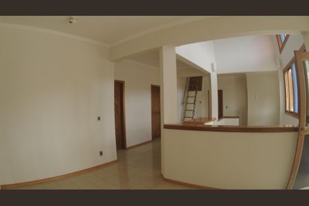 Casa à venda com 652m², 5 quartos e 5 vagasHall social