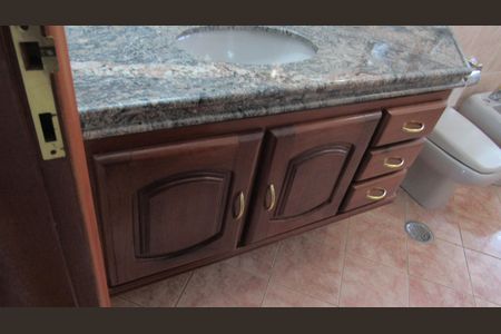 Casa à venda com 652m², 5 quartos e 5 vagasSuíte