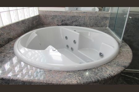 Casa à venda com 652m², 5 quartos e 5 vagasSuíte