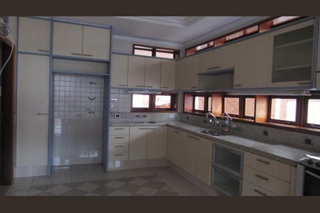 Casa à venda com 652m², 5 quartos e 5 vagasCozinha