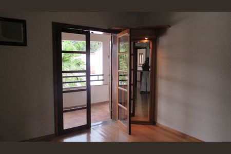 Casa à venda com 652m², 5 quartos e 5 vagasSuíte