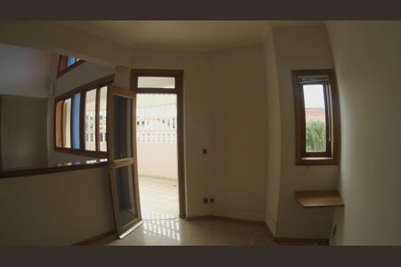 Casa à venda com 652m², 5 quartos e 5 vagasHall social