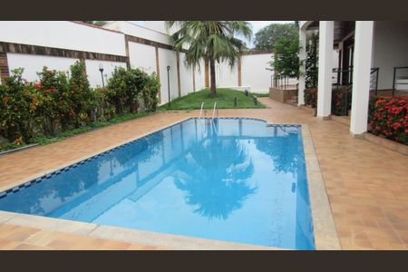 Casa à venda com 652m², 5 quartos e 5 vagasPiscina