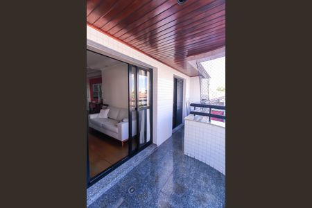 Apartamento à venda com 105m², 3 quartos e 2 vagas Apartamento à venda com 105m², 3 quartos e 2 vagasVaranda