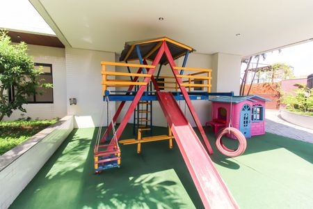 Apartamento à venda com 105m², 3 quartos e 2 vagas Apartamento à venda com 105m², 3 quartos e 2 vagasÁrea comum - Playground